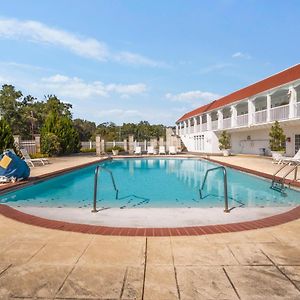 Gulf Hills Hotel & Retreat On The Water
